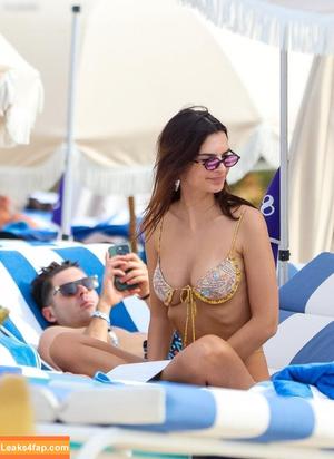 Emily Ratajkowski photo #4778