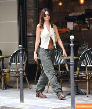 Emily Ratajkowski photo #4784