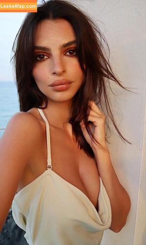 Emily Ratajkowski photo #4792