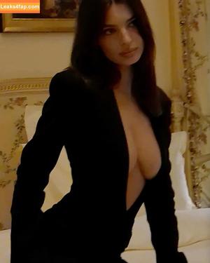 Emily Ratajkowski photo #4812