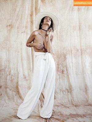 Emily Ratajkowski photo #4954