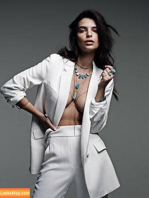 Emily Ratajkowski photo #4957