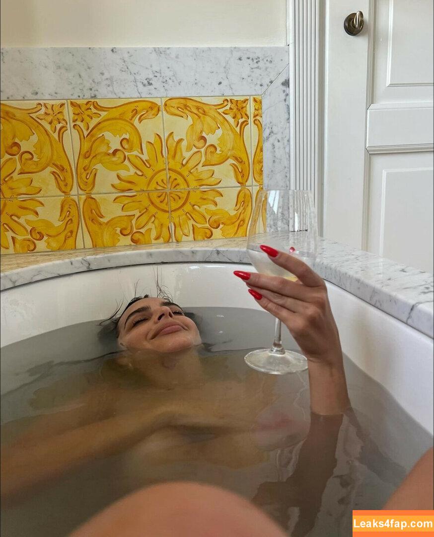Emily Ratajkowski / emrata leaked photo photo #5718