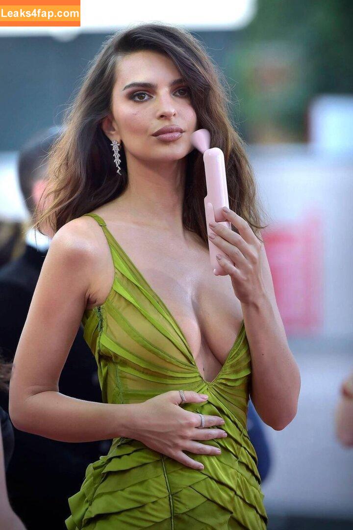 Emily Ratajkowski / emrata слитое фото фото #5974