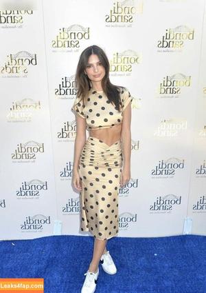 Emily Ratajkowski фото #5067