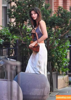 Emily Ratajkowski фото #5170