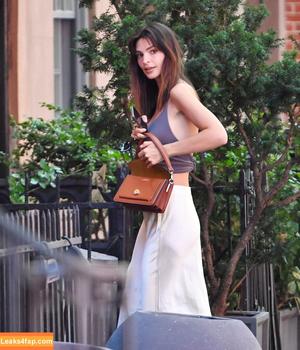 Emily Ratajkowski фото #5172