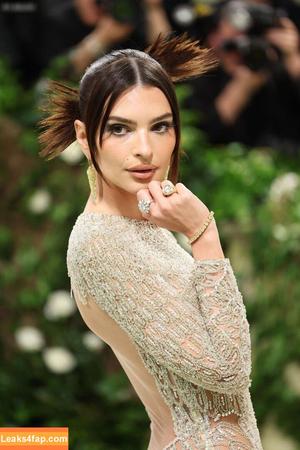 Emily Ratajkowski фото #5264