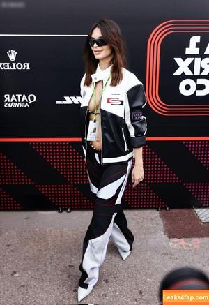 Emily Ratajkowski фото #5304