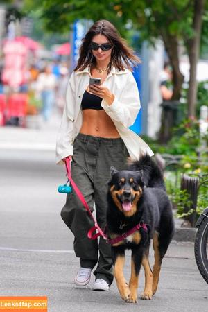 Emily Ratajkowski фото #5574