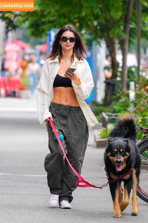 Emily Ratajkowski фото #5575