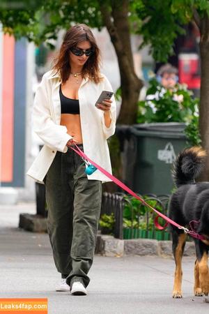 Emily Ratajkowski фото #5582