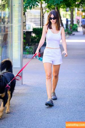 Emily Ratajkowski фото #5688