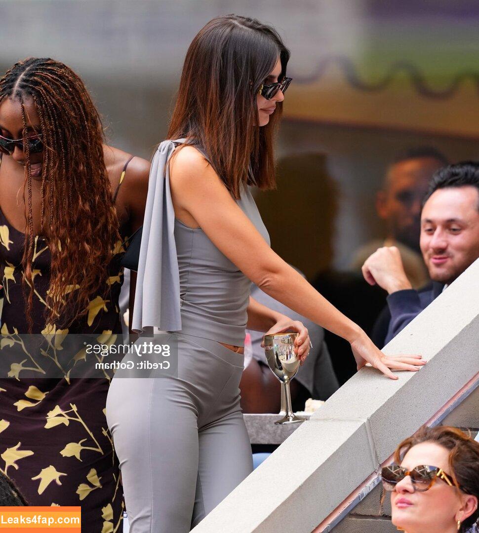 Emily Ratajkowski / emrata слитое фото фото #6062