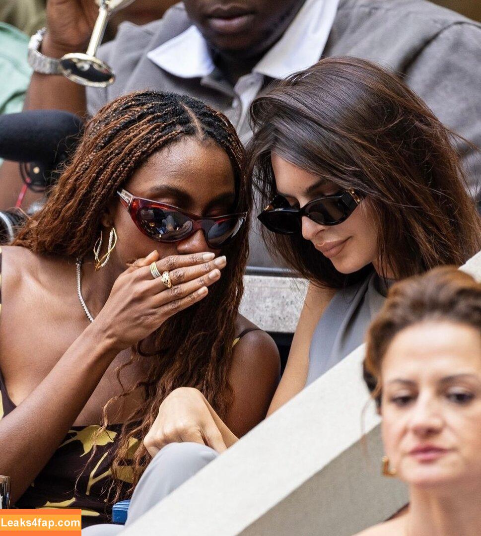 Emily Ratajkowski / emrata слитое фото фото #6069