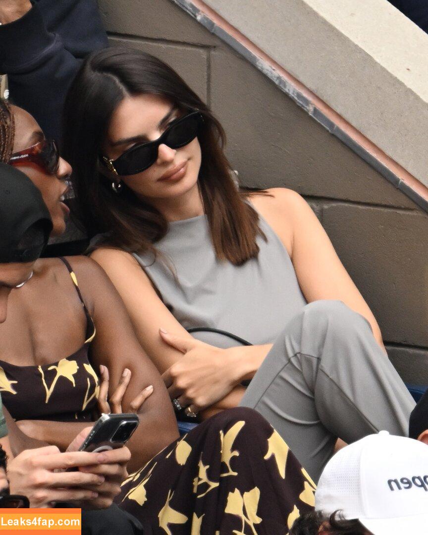 Emily Ratajkowski / emrata слитое фото фото #6077