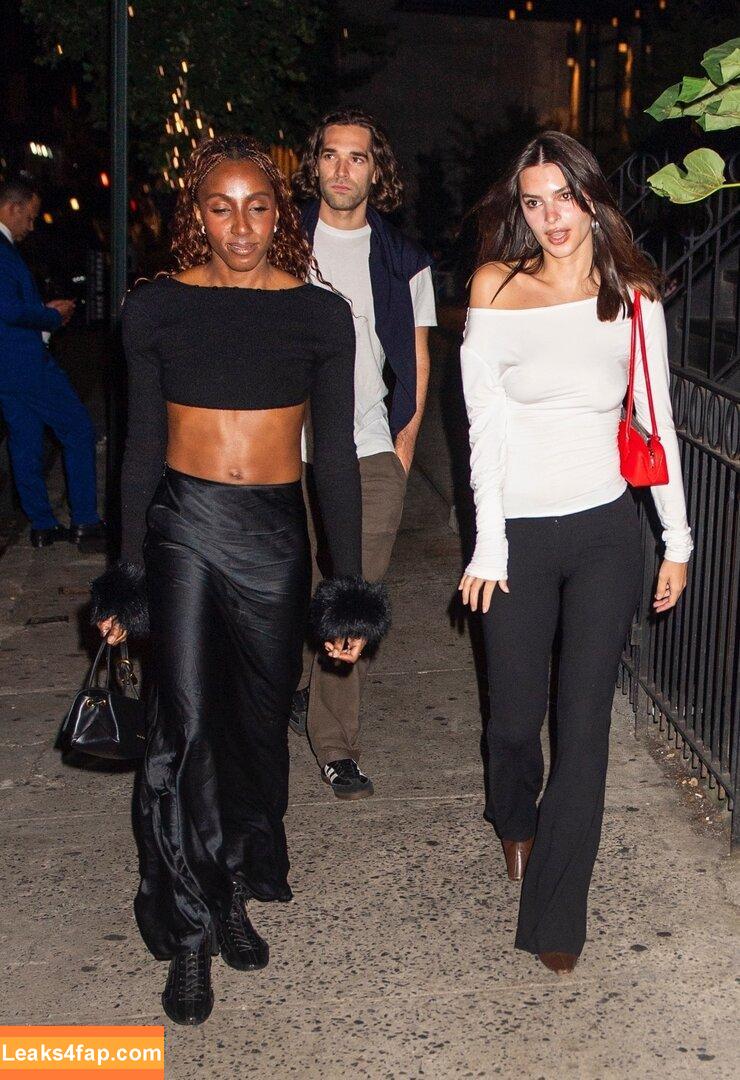 Emily Ratajkowski / emrata слитое фото фото #6145