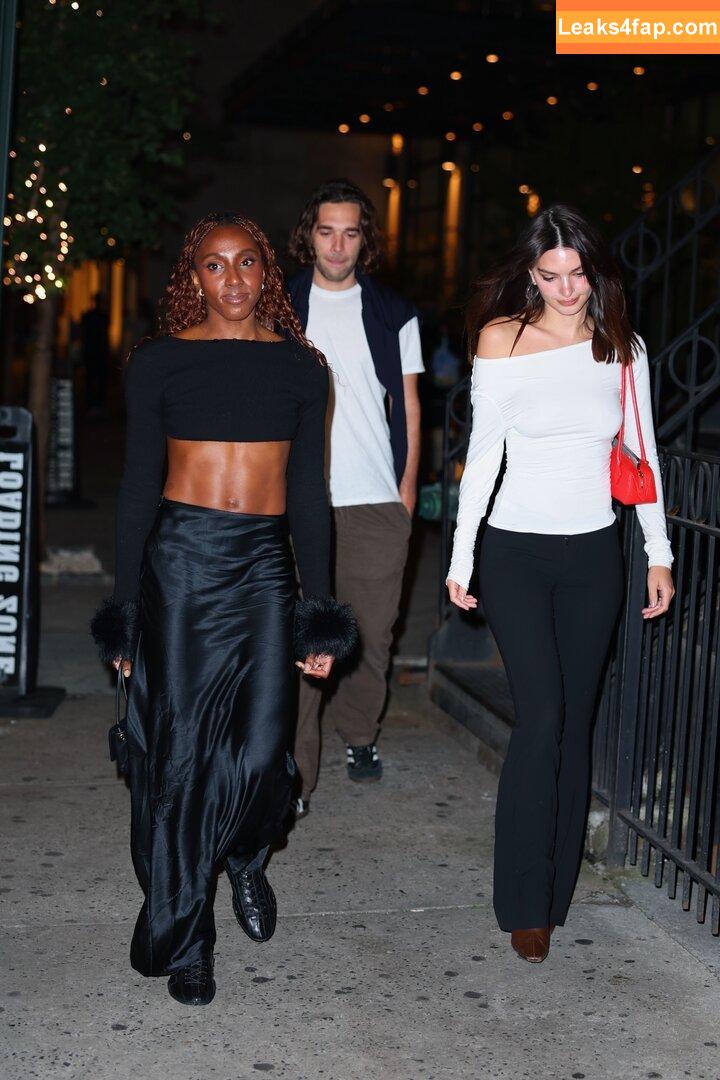 Emily Ratajkowski / emrata слитое фото фото #6148