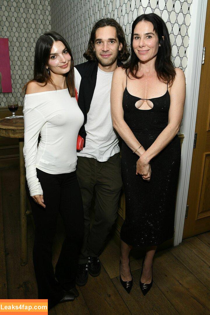 Emily Ratajkowski / emrata слитое фото фото #6156