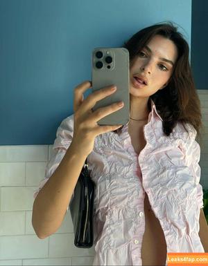 Emily Ratajkowski фото #6019