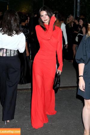 Emily Ratajkowski фото #6033