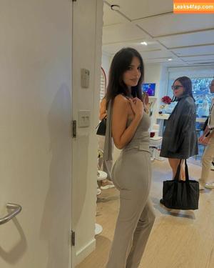 Emily Ratajkowski фото #6052