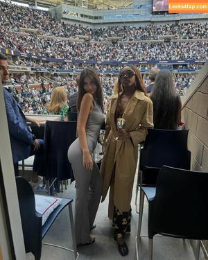 Emily Ratajkowski фото #6053