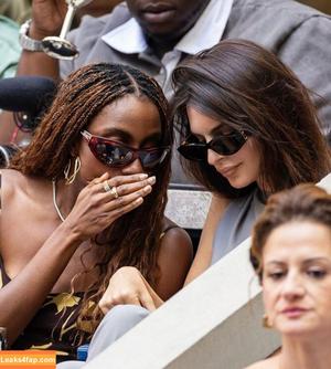 Emily Ratajkowski фото #6069