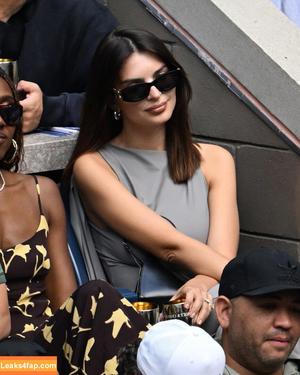 Emily Ratajkowski фото #6078