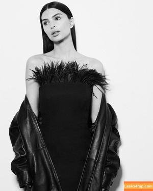 Emily Ratajkowski фото #6081