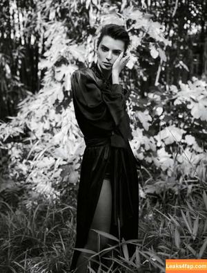 Emily Ratajkowski фото #6117