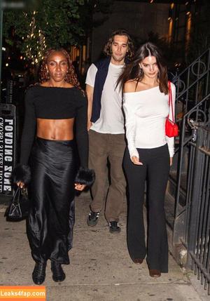 Emily Ratajkowski фото #6167