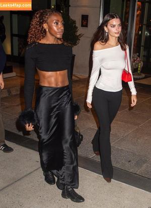 Emily Ratajkowski фото #6168