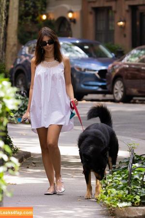 Emily Ratajkowski фото #6253