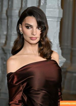 Emily Ratajkowski фото #6430