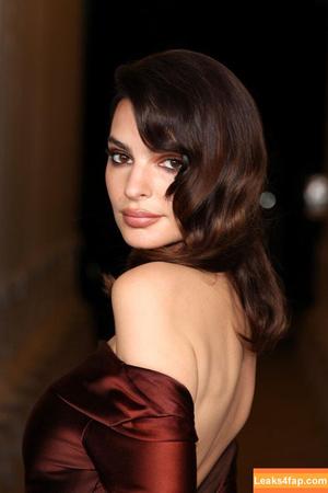 Emily Ratajkowski фото #6448