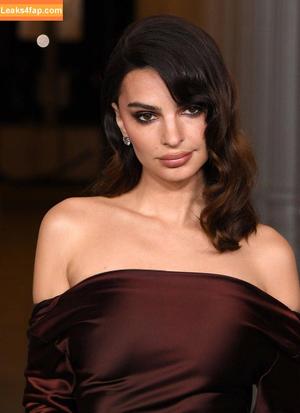 Emily Ratajkowski фото #6455