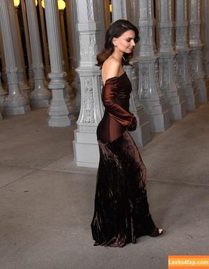 Emily Ratajkowski фото #6461