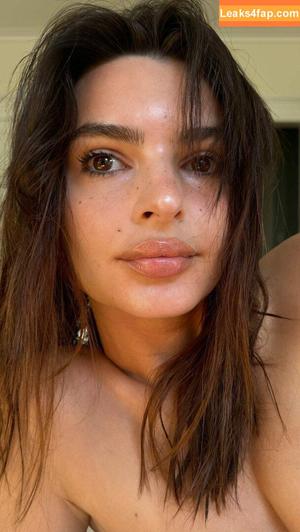 Emily Ratajkowski photo #6597