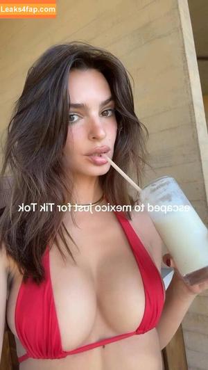 Emily Ratajkowski photo #6622