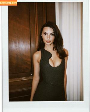 Emily Ratajkowski photo #6742