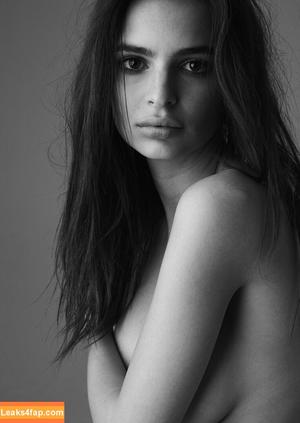 Emily Ratajkowski photo #6913
