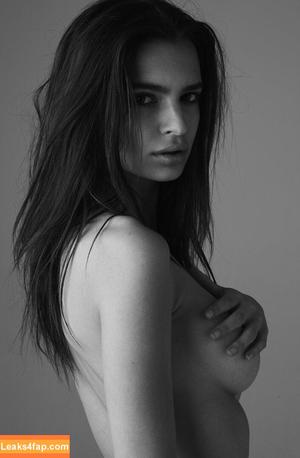 Emily Ratajkowski photo #6916