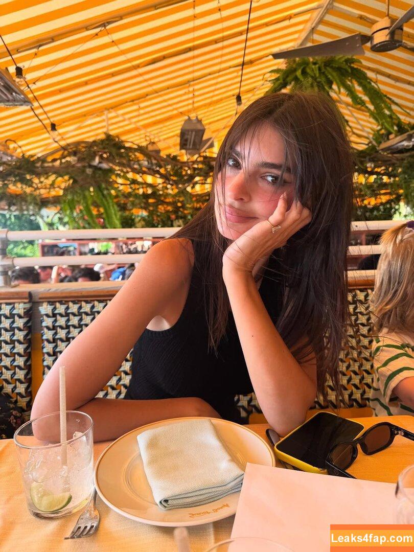 Emily Ratajkowski / emrata слитое фото фото #7065