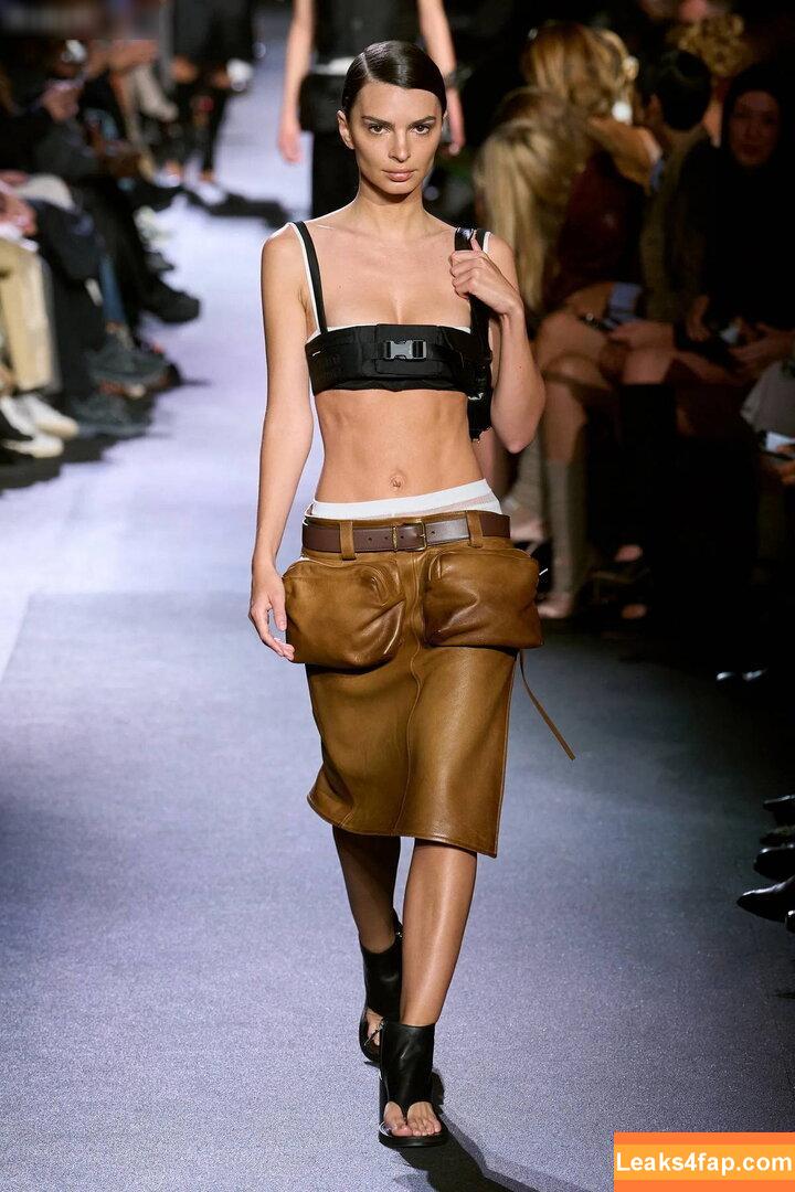 Emily Ratajkowski / emrata leaked photo photo #7134