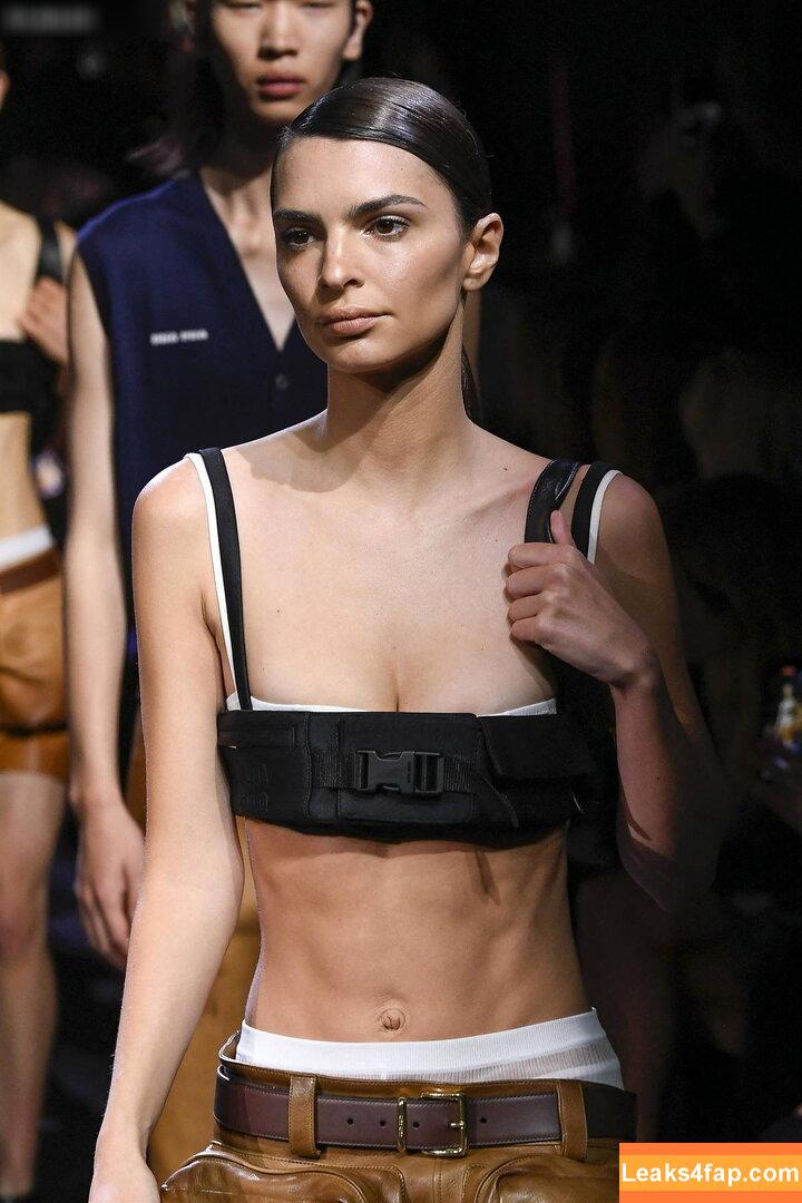 Emily Ratajkowski / emrata leaked photo photo #7145