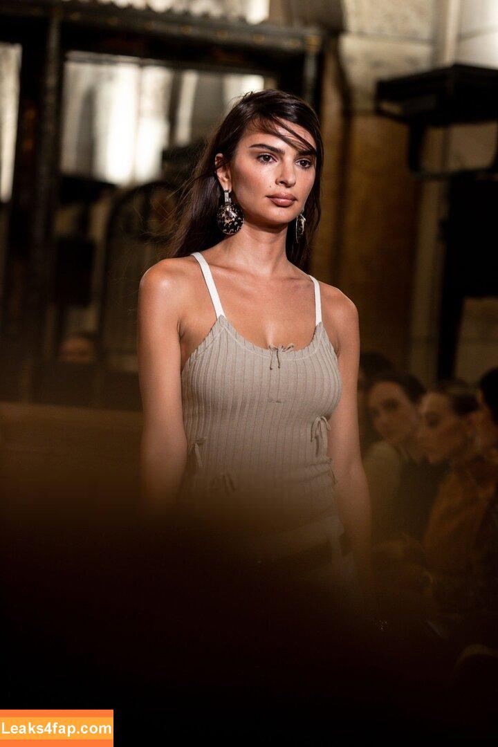 Emily Ratajkowski / emrata leaked photo photo #7276