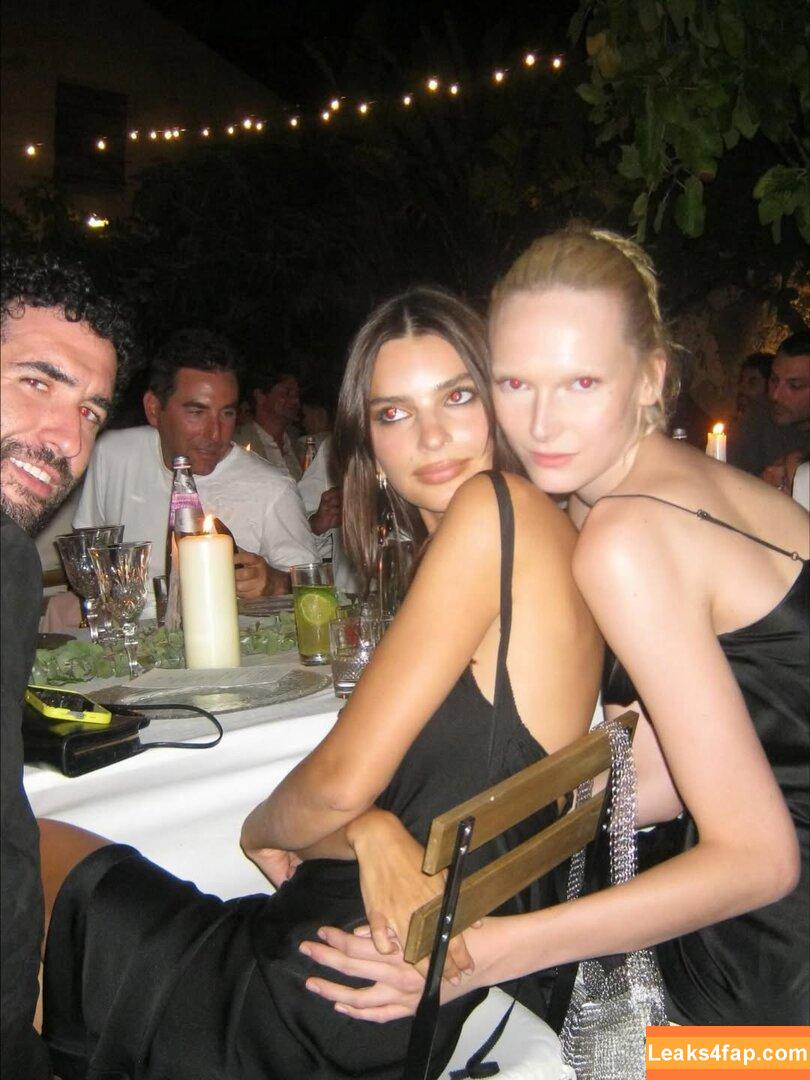 Emily Ratajkowski / emrata leaked photo photo #7283