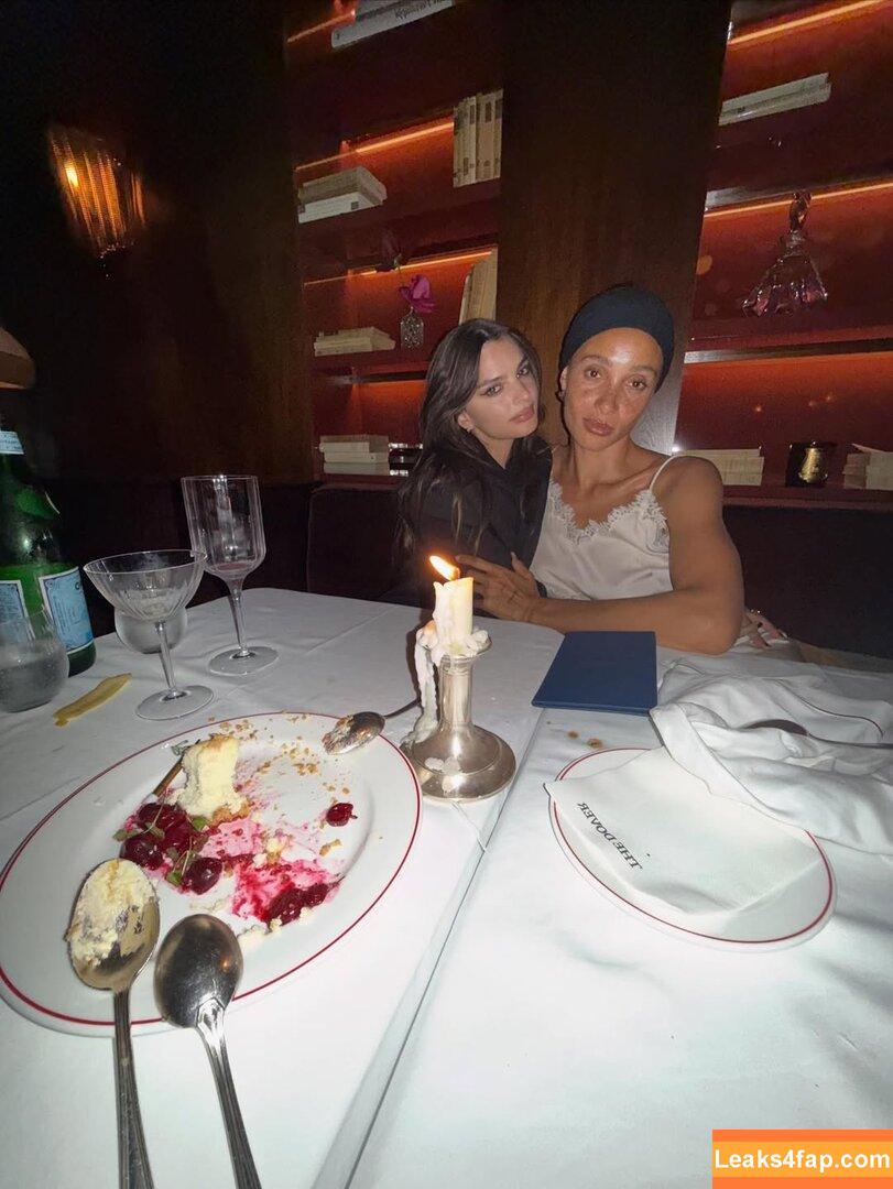 Emily Ratajkowski / emrata leaked photo photo #7286