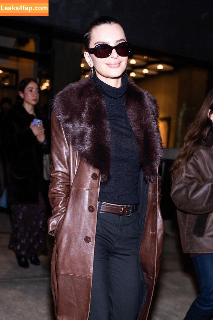 Emily Ratajkowski / Officialemilyratajkowski / emrata / https: leaked photo photo #7392